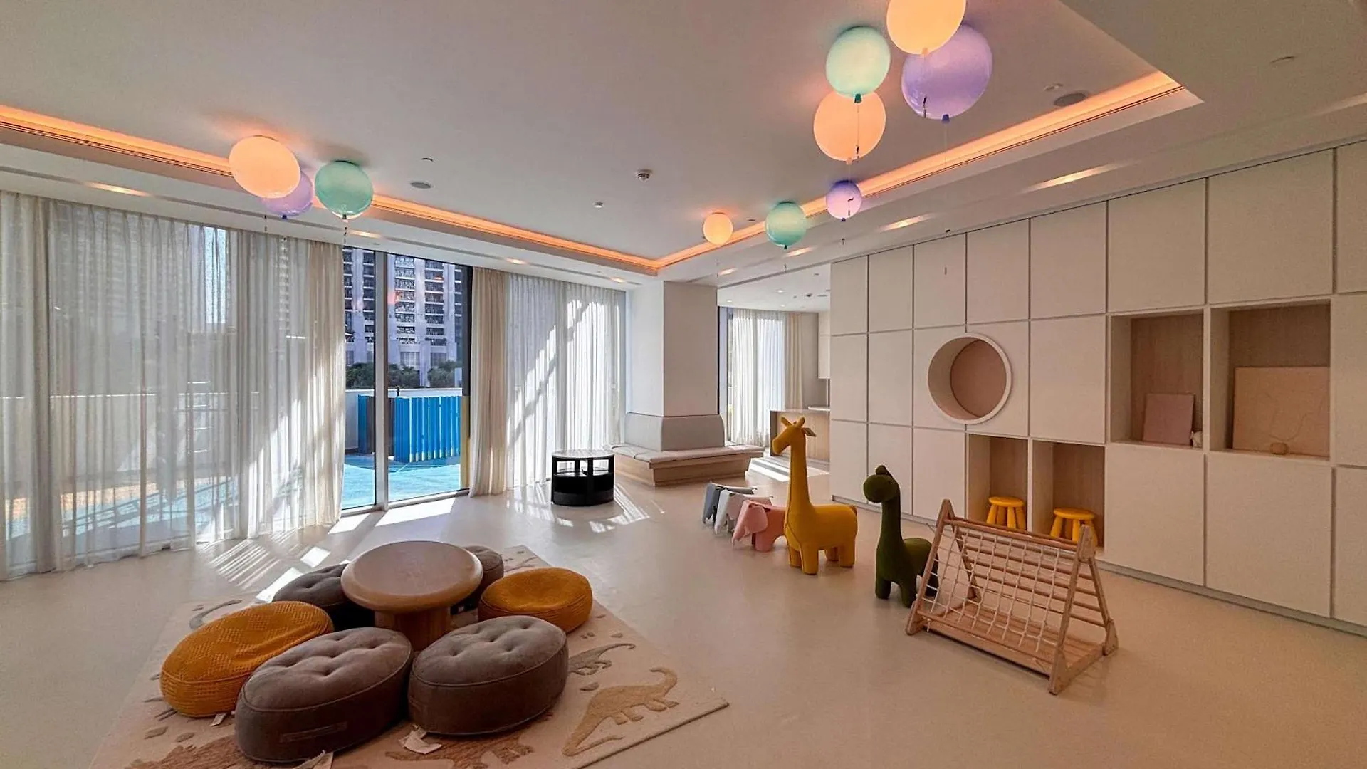 Frank Porter - Grande Signature Dubai United Arab Emirates