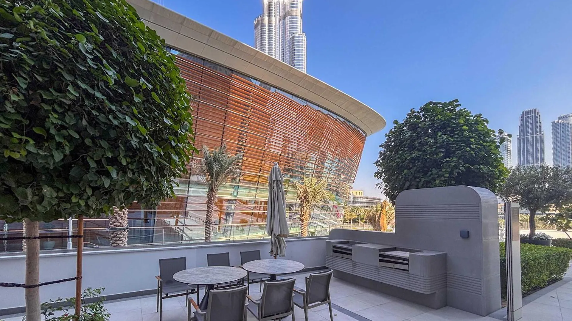 Frank Porter - Grande Signature Dubai Apartment
