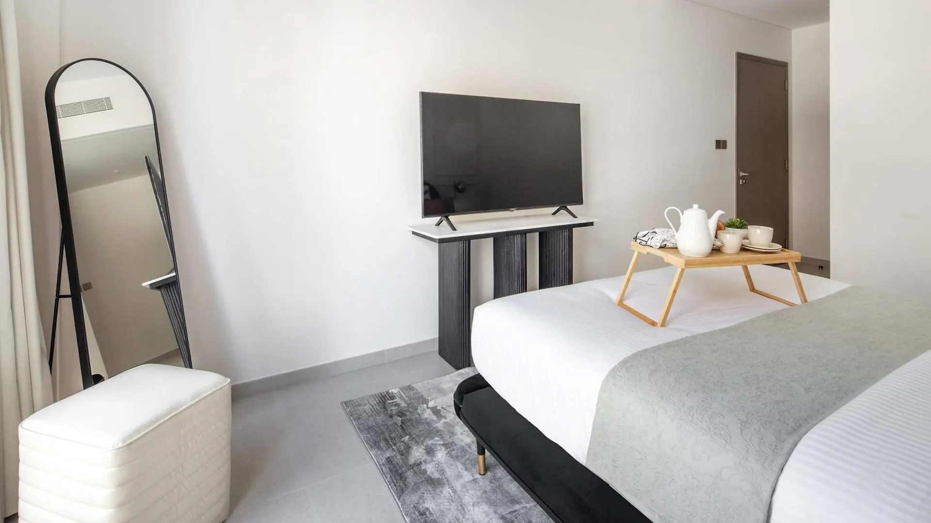 Frank Porter - Grande Signature Dubai United Arab Emirates