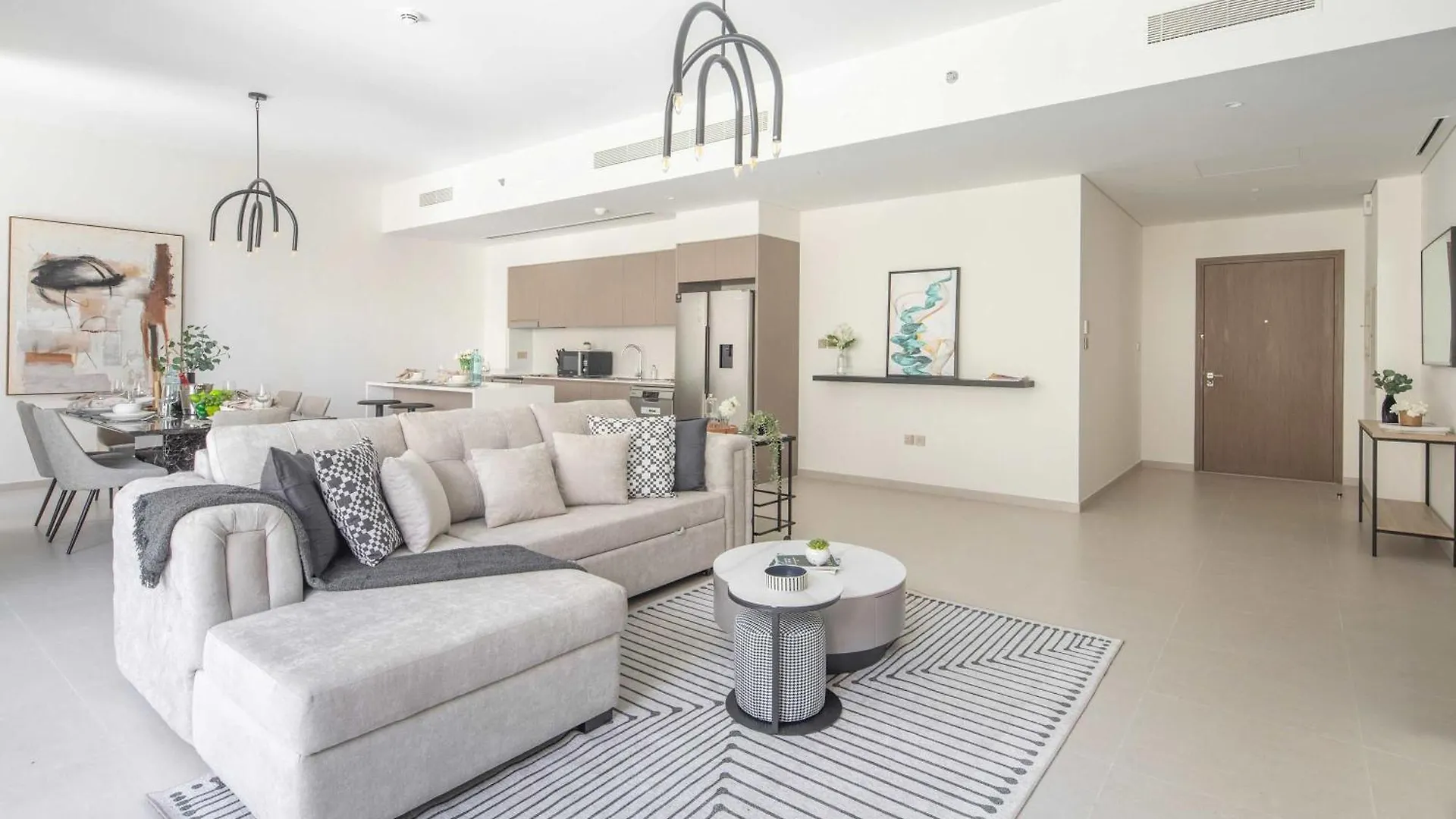 Frank Porter - Grande Signature Dubai Apartment